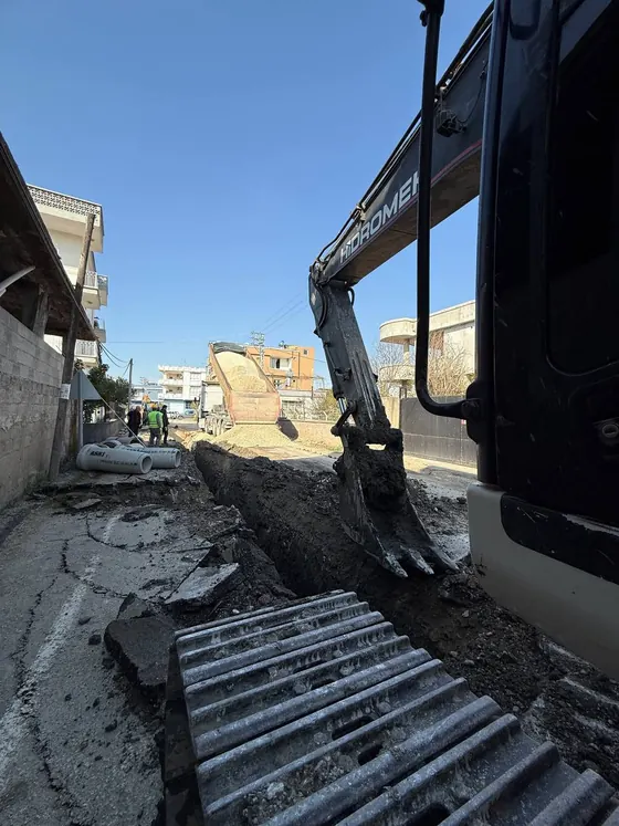 Sokakta beton kırma ve kanal açma - CMS Hafriyat