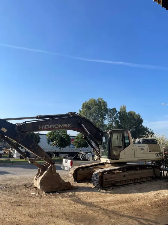 Hidromek ekskavatör ile saha çalışması - CMS Hafriyat